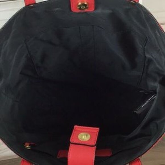 Reaction Kenneth Cole Red Tote Bag - Picture 3 of 7